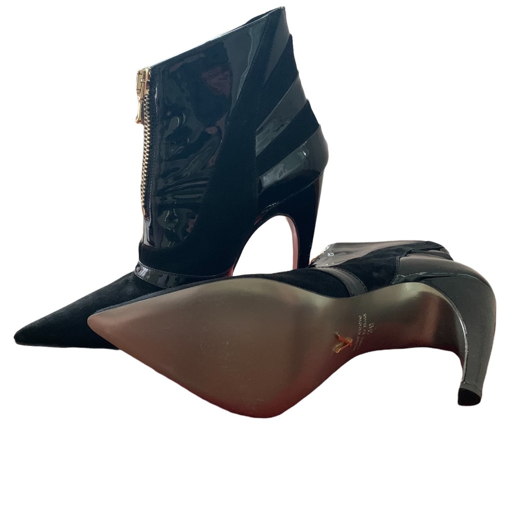 VOUELLE PARIS black bootie. Patent leather and suede. Size FR 39. US 7.5 or 8